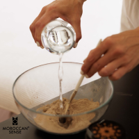 Marocký jíl Rhassoul s květinovými a bylinnými extrakty