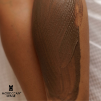 Marocký jíl Rhassoul s květinovými a bylinnými extrakty